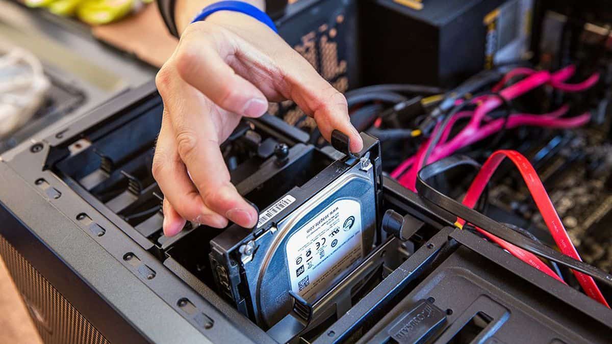 How many hard drives can a pc have
