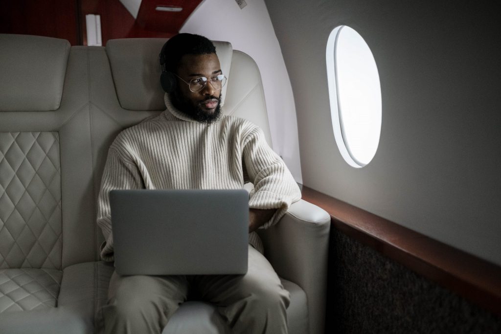 Can You Bring a Laptop On a Plane